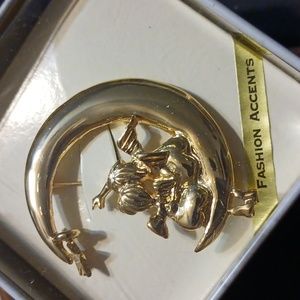 Womans Brouch Moon 2 Angles Setting